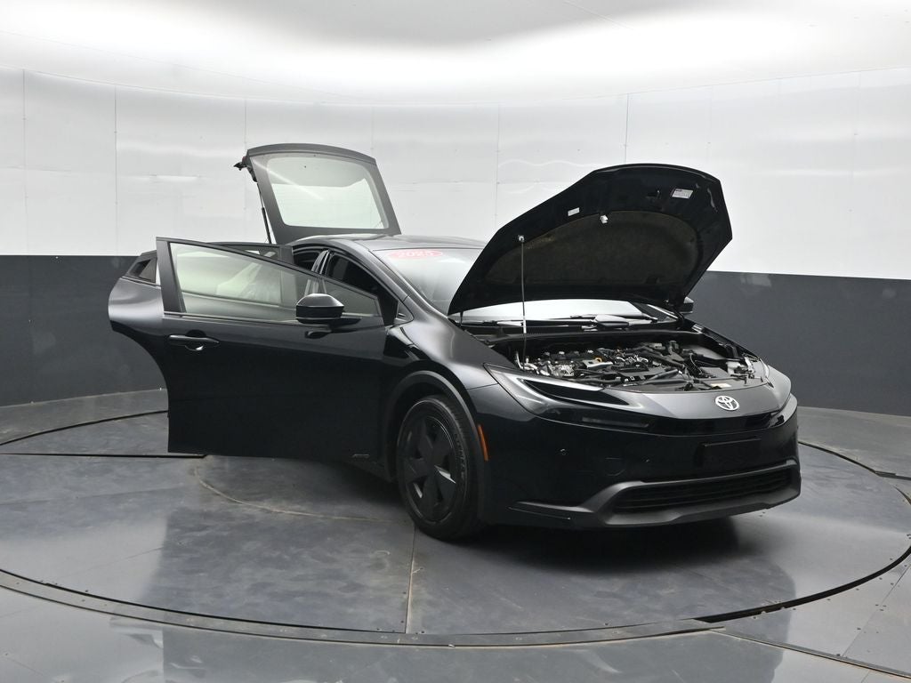 2025 Toyota Prius LE