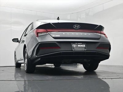 2025 Hyundai Elantra SE