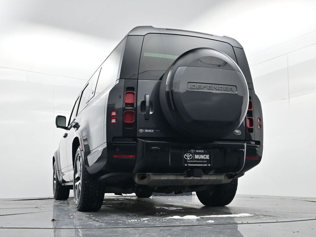 2023 Land Rover Defender 130 X-Dynamic SE