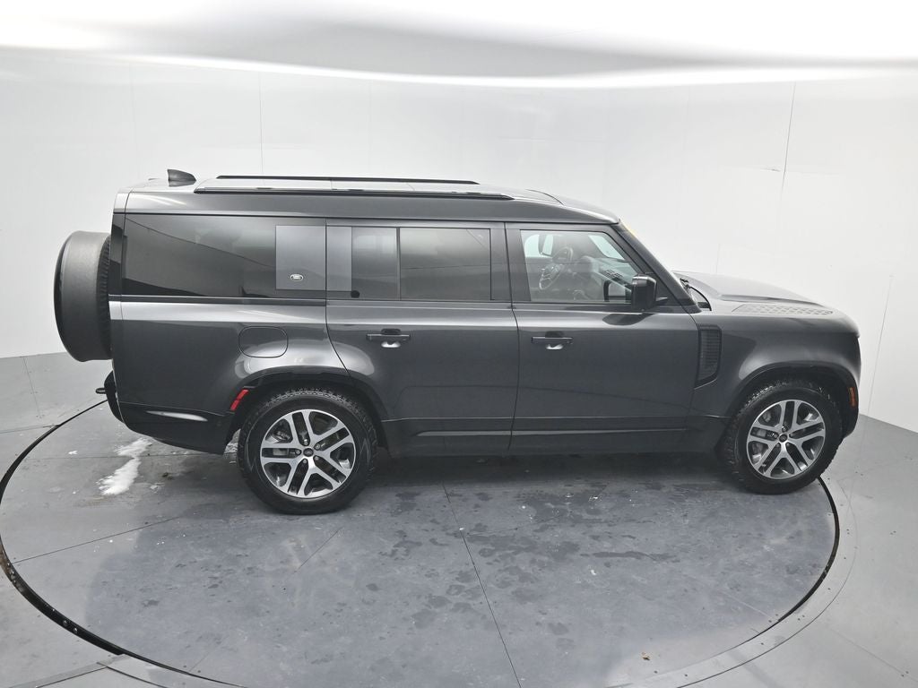 2023 Land Rover Defender 130 X-Dynamic SE