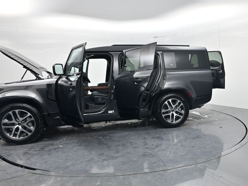 2023 Land Rover Defender 130 X-Dynamic SE