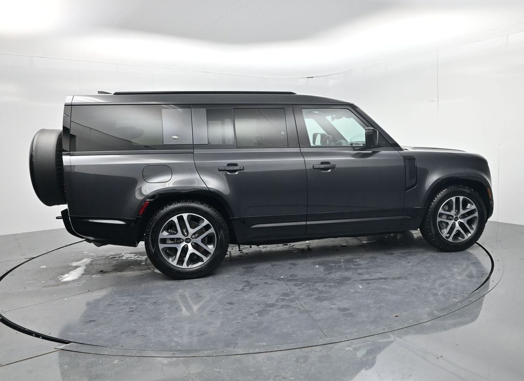 2023 Land Rover Defender 130 X-Dynamic SE