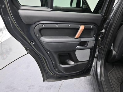 2023 Land Rover Defender 130 X-Dynamic SE