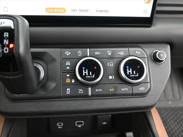 2023 Land Rover Defender 130 X-Dynamic SE