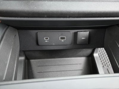 2023 Land Rover Defender 130 X-Dynamic SE