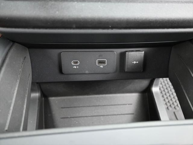 2023 Land Rover Defender 130 X-Dynamic SE