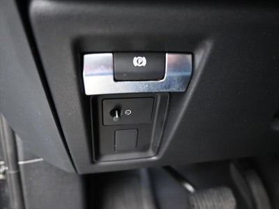 2023 Land Rover Defender 130 X-Dynamic SE