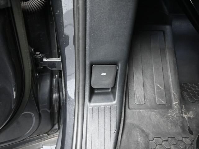 2023 Land Rover Defender 130 X-Dynamic SE