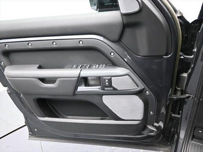 2023 Land Rover Defender 130 X-Dynamic SE