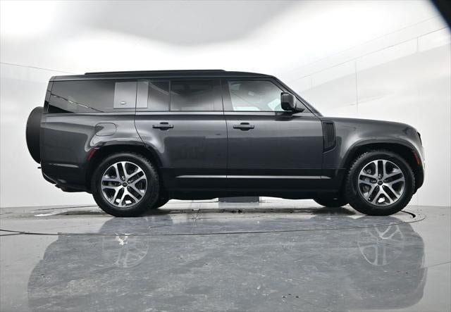 2023 Land Rover Defender 130 X-Dynamic SE