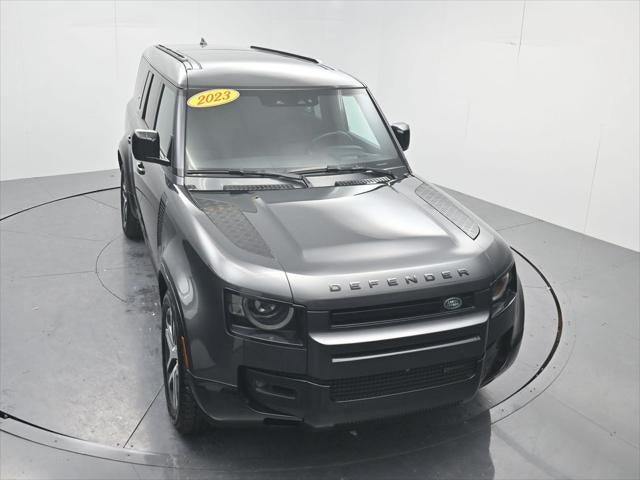 2023 Land Rover Defender 130 X-Dynamic SE