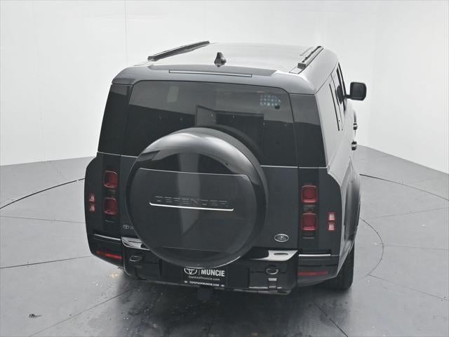 2023 Land Rover Defender 130 X-Dynamic SE