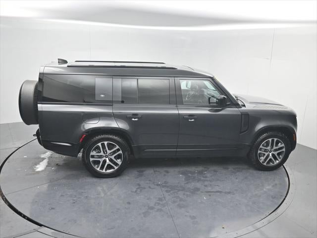 2023 Land Rover Defender 130 X-Dynamic SE