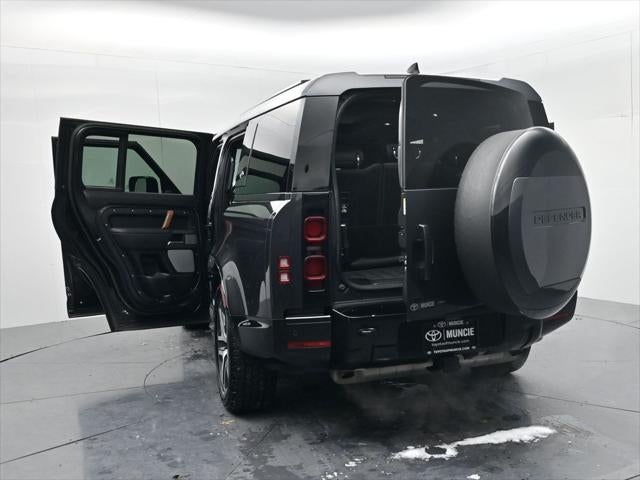 2023 Land Rover Defender 130 X-Dynamic SE