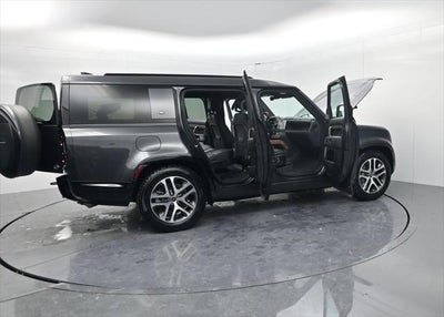 2023 Land Rover Defender 130 X-Dynamic SE