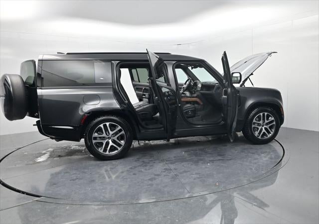 2023 Land Rover Defender 130 X-Dynamic SE