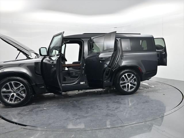 2023 Land Rover Defender 130 X-Dynamic SE