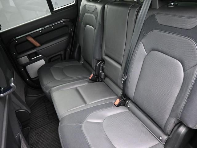 2023 Land Rover Defender 130 X-Dynamic SE