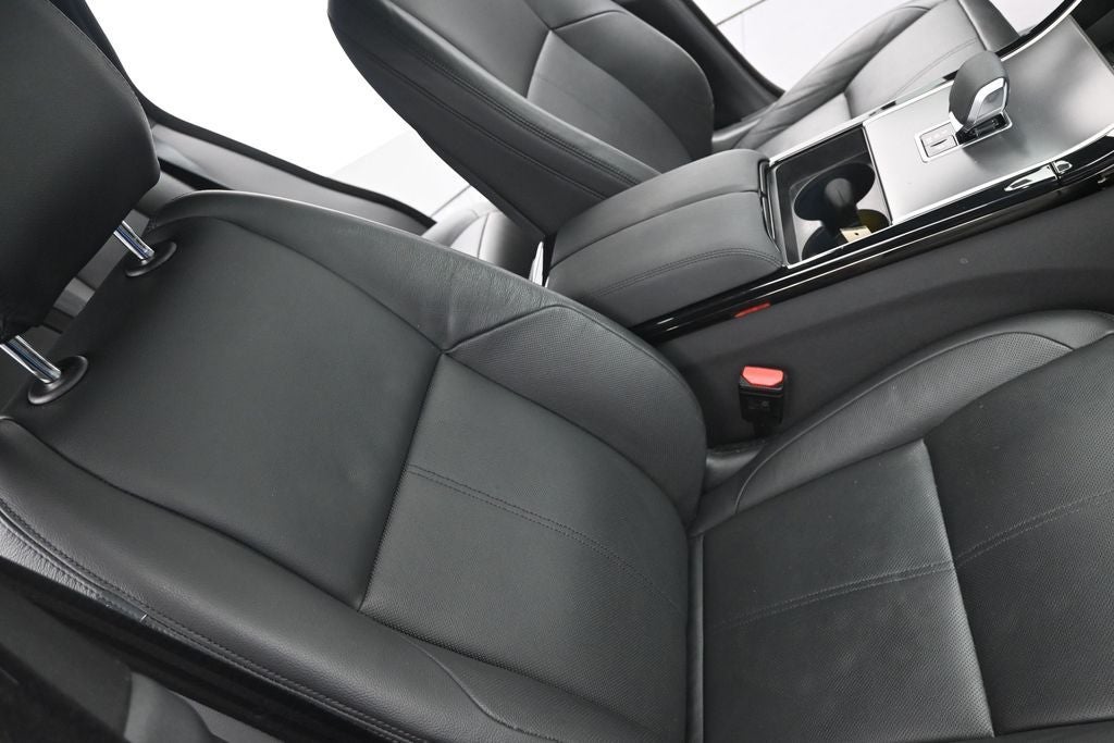 2025 Land Rover Range Rover Velar Dynamic SE