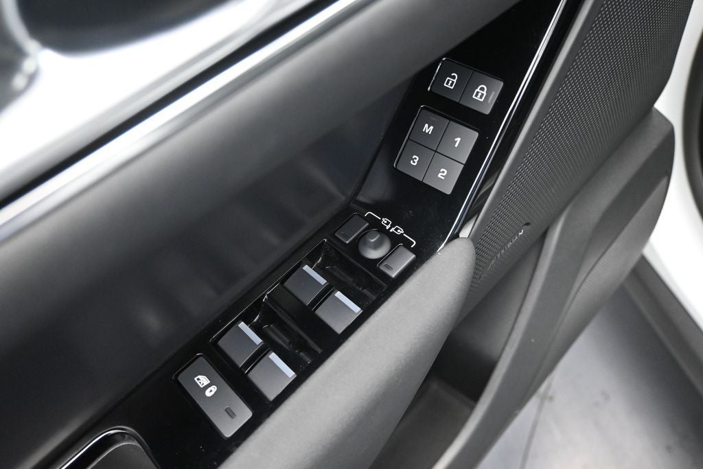 2025 Land Rover Range Rover Velar Dynamic SE