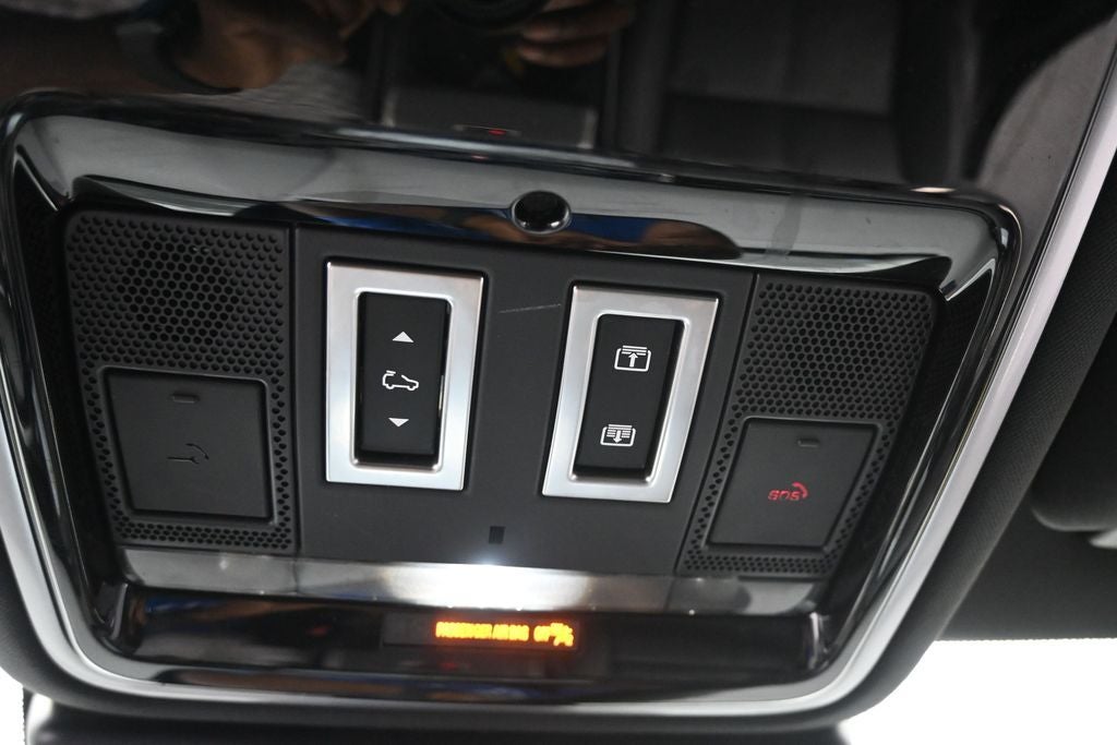 2025 Land Rover Range Rover Velar Dynamic SE