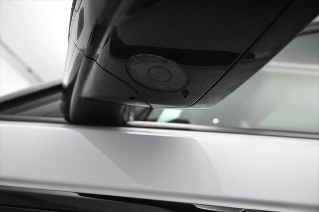 2025 Land Rover Range Rover Velar Dynamic SE