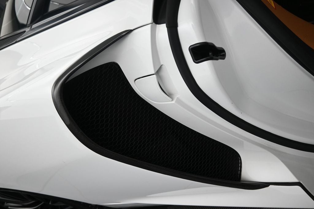 2022 McLaren GT Base