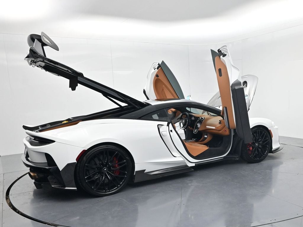 2022 McLaren GT Base