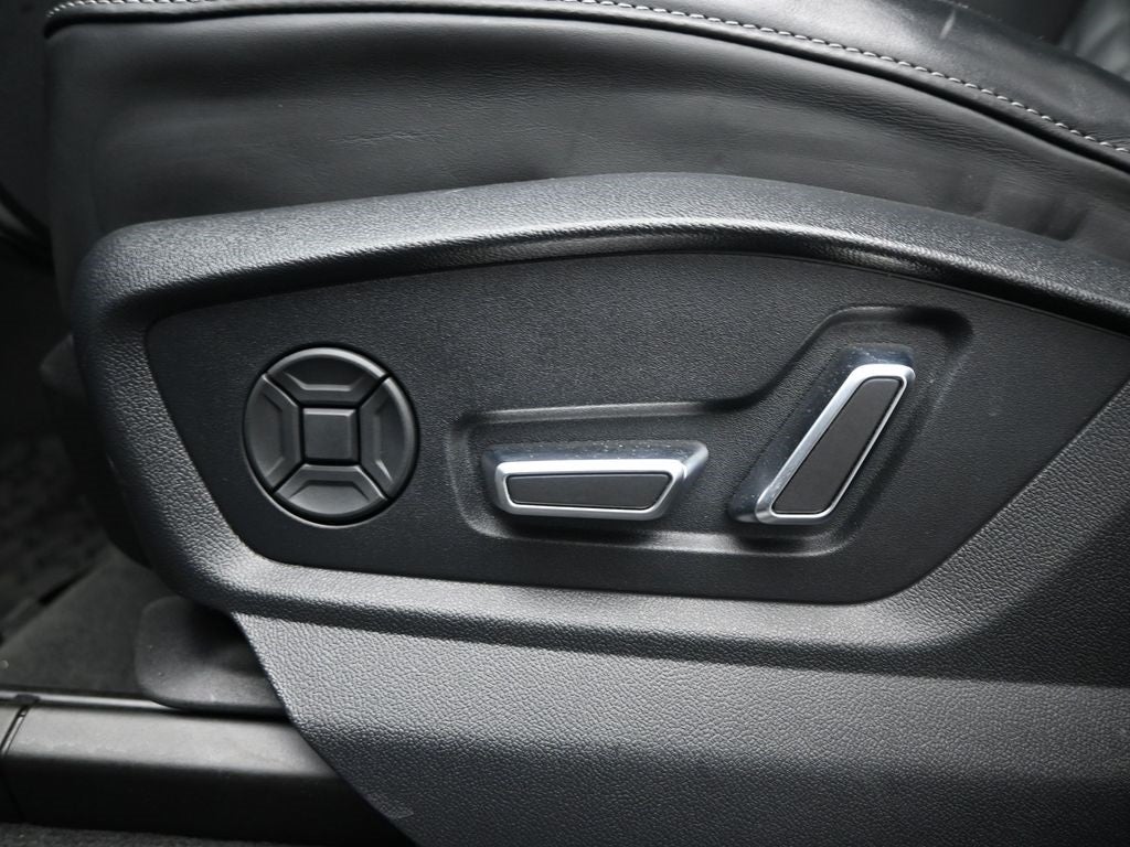 2023 Audi SQ7 Premium Plus quattro