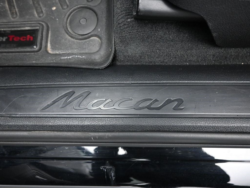 2021 Porsche Macan Base