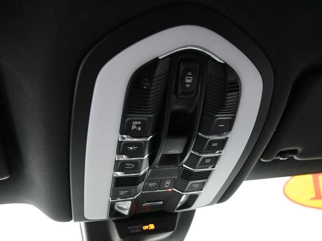 2021 Porsche Macan Base