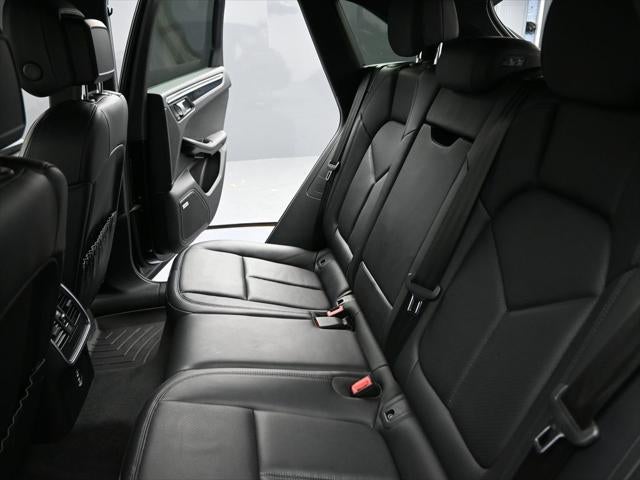 2021 Porsche Macan Base