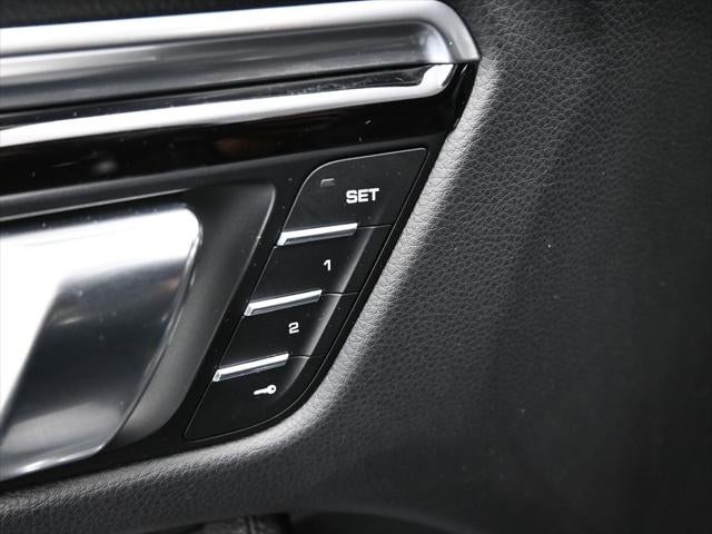 2021 Porsche Macan Base