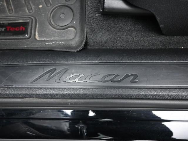 2021 Porsche Macan Base