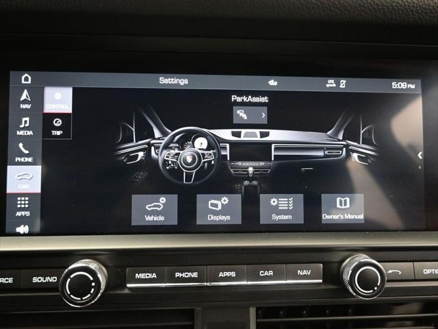 2021 Porsche Macan Base