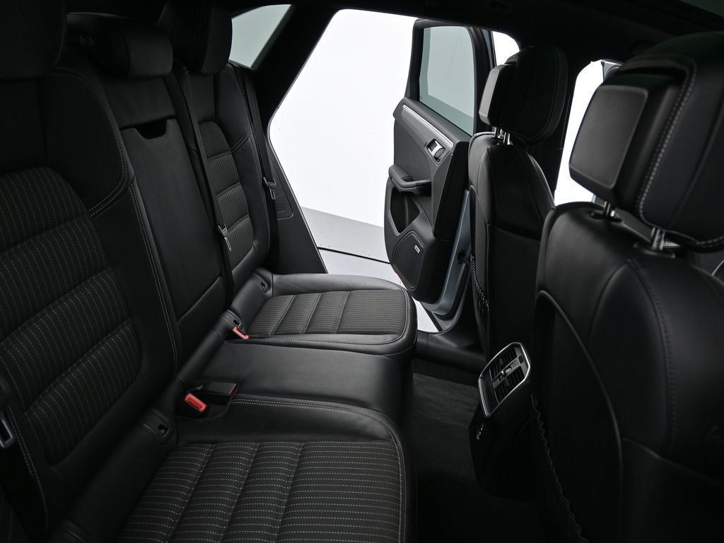 2024 Porsche Macan T