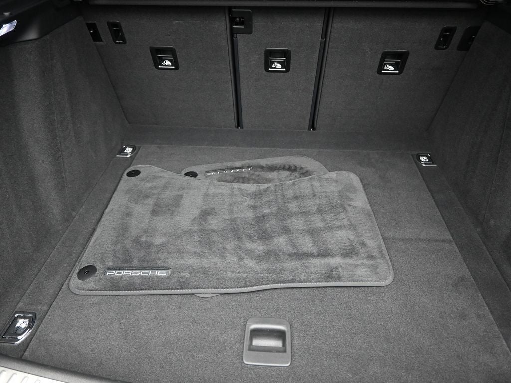 2024 Porsche Macan T