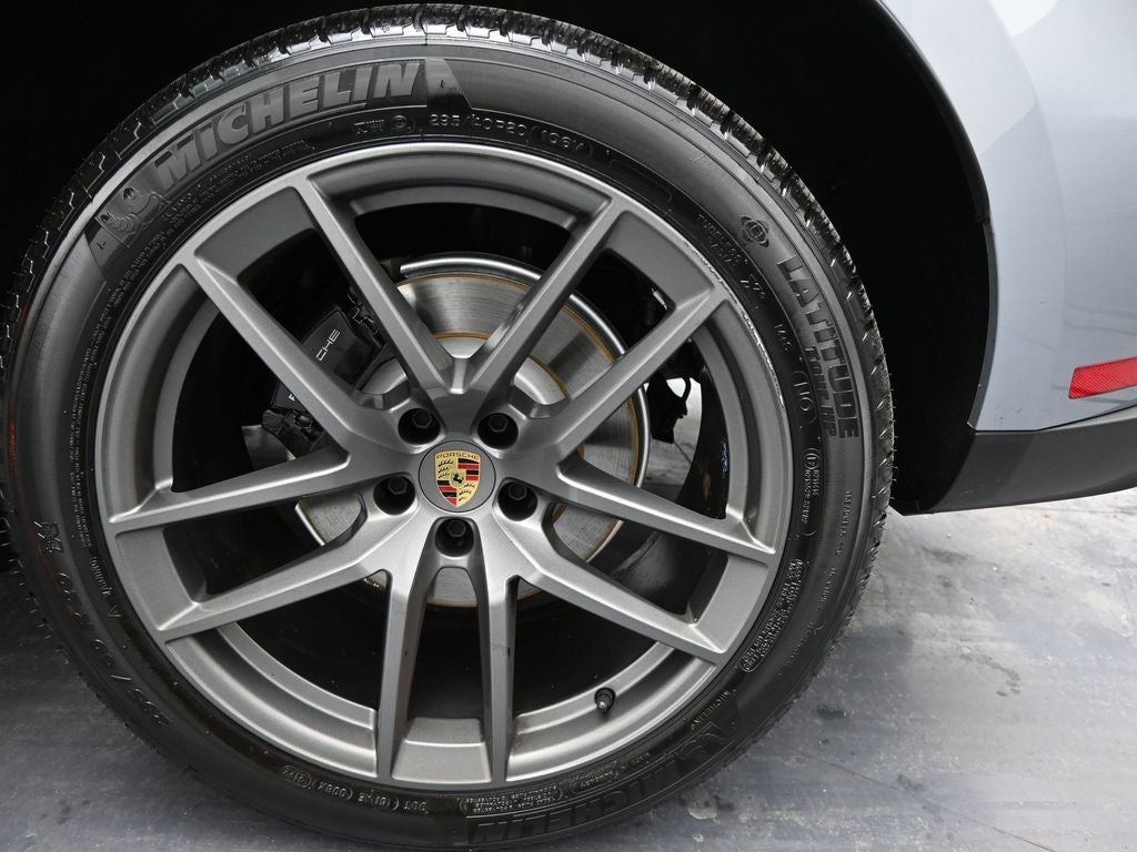 2024 Porsche Macan T