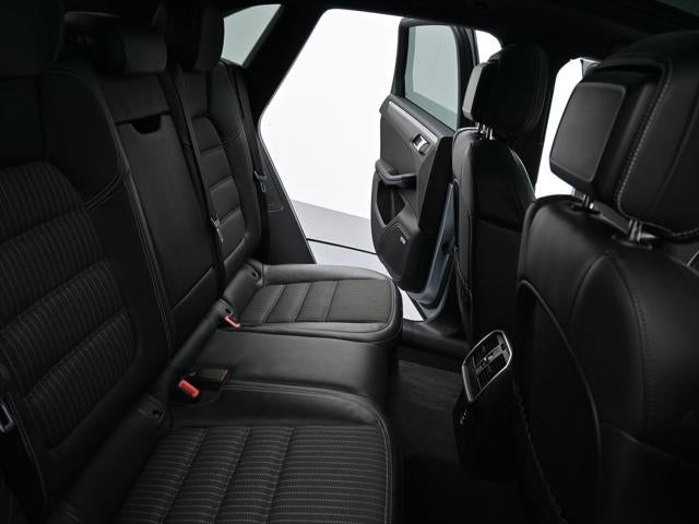 2024 Porsche Macan T