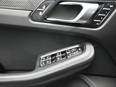 2024 Porsche Macan T