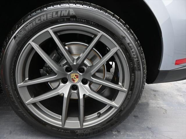 2024 Porsche Macan T