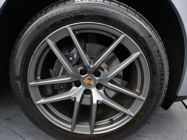 2024 Porsche Macan T