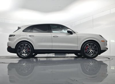 2025 Porsche Cayenne S