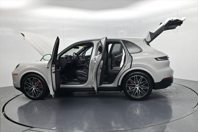 2025 Porsche Cayenne S