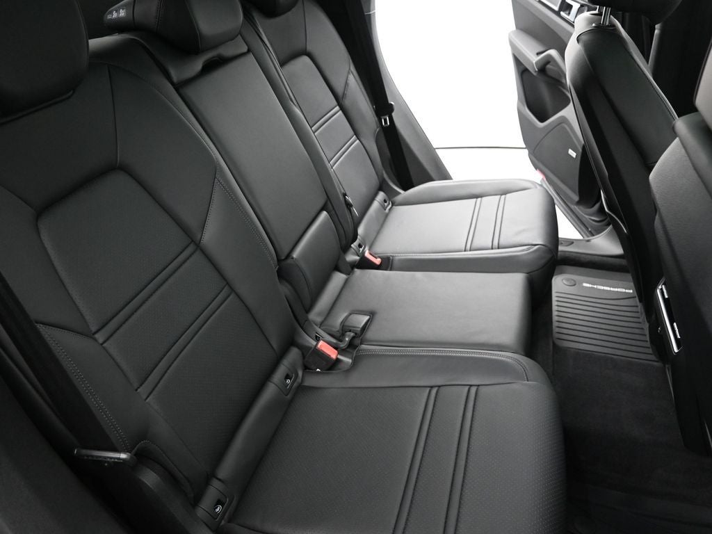 2022 Porsche Cayenne Coupe GTS