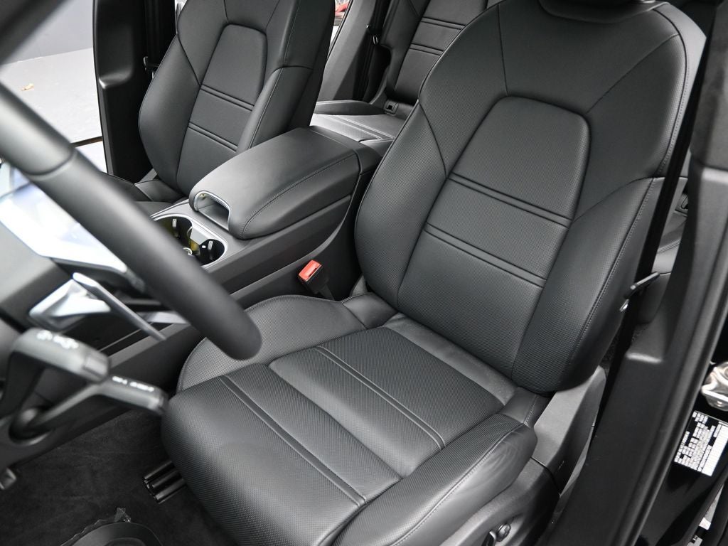 2022 Porsche Cayenne Coupe GTS