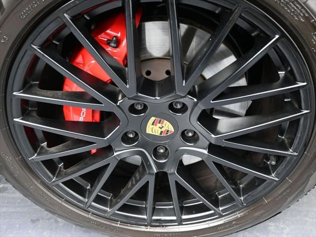 2022 Porsche Cayenne Coupe GTS