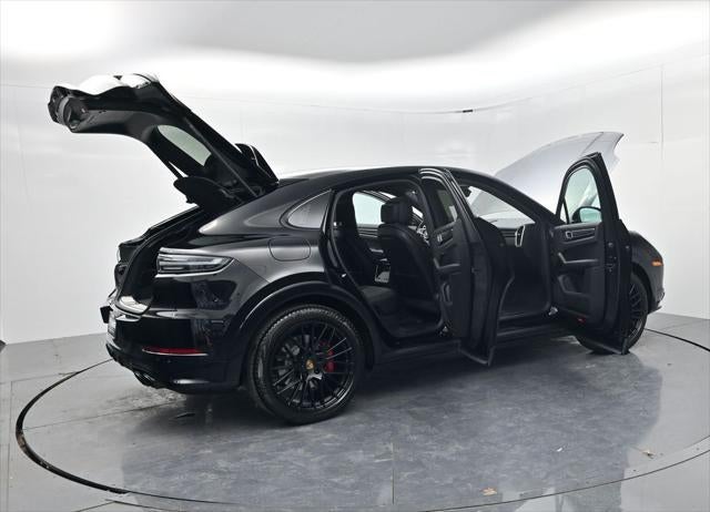 2022 Porsche Cayenne Coupe GTS