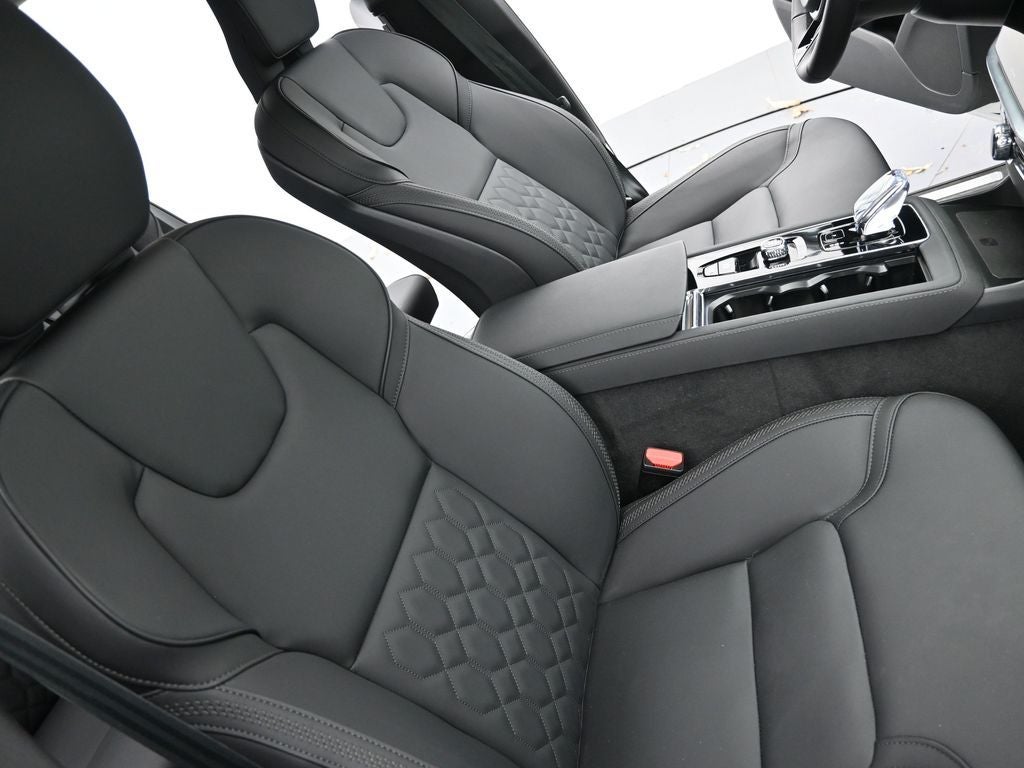 2025 Volvo XC90 B5 Plus 2025.5