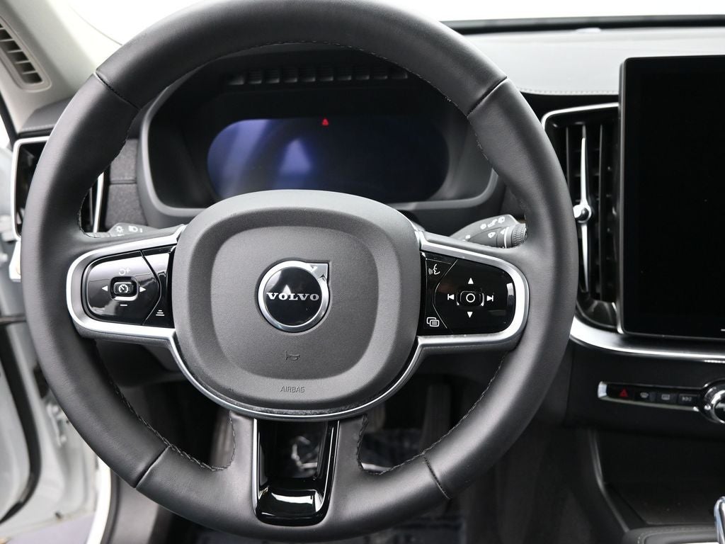 2025 Volvo XC90 B5 Plus 2025.5